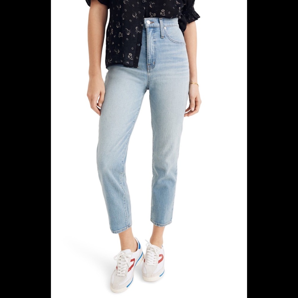 Cropped Straight Jeans